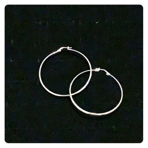 🦋🦋Medium Size Sterling Silver Hoop Earrings🦋🦋